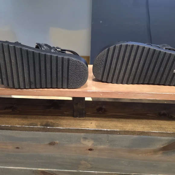 Steve Madden Black Strappy Platform Sandals - Picture 6 of 6